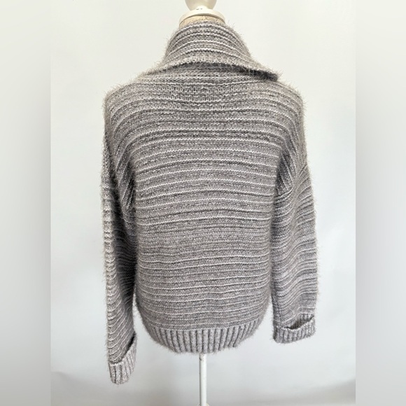 OLIVE & OAK Gray and white fuzzy cowl neck sweater size L - Picture 6 of 13